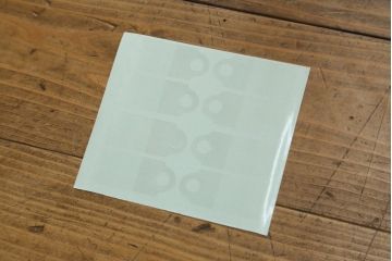 長火鉢をリメイク!内側を板張りし、ガラス天板を取り付け、欠損箇所に取っ手を取り付け。