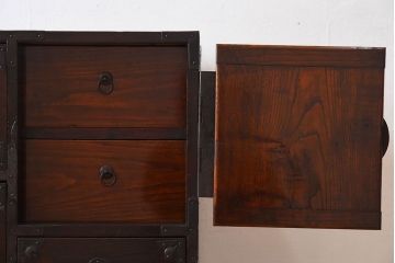 アンティーク家具　R-1　古民具・骨董　前面栗材の二段重ね米沢箪笥(衣装箪笥)(3)