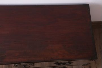 アンティーク家具　R-2　古民具・骨董　蝶覆輪金具!前面栗材の二段重ね米沢箪笥(衣装箪笥)