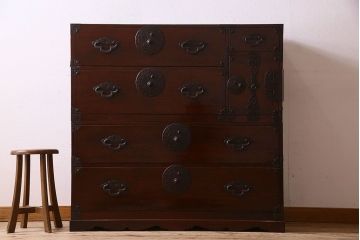 アンティーク家具　R-3　古民具・骨董　前面栗材!漆塗りが美しい米沢箪笥(重ね箪笥、衣装箪笥)