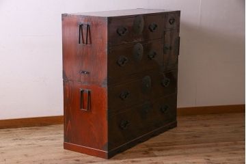 アンティーク家具　R-3　古民具・骨董　前面栗材!漆塗りが美しい米沢箪笥(重ね箪笥、衣装箪笥)