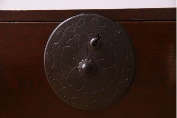 アンティーク家具　R-3　古民具・骨董　前面栗材!漆塗りが美しい米沢箪笥(重ね箪笥、衣装箪笥)
