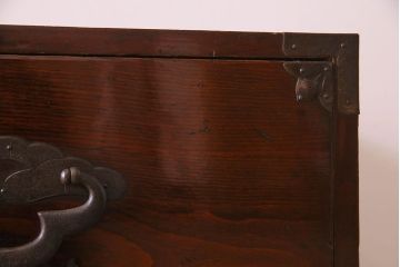 アンティーク家具　R-3　古民具・骨董　前面栗材!漆塗りが美しい米沢箪笥(重ね箪笥、衣装箪笥)