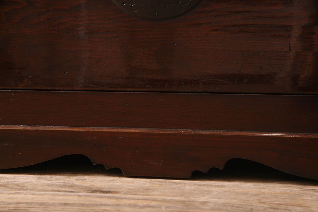 アンティーク家具　R-3　古民具・骨董　前面栗材!漆塗りが美しい米沢箪笥(重ね箪笥、衣装箪笥)