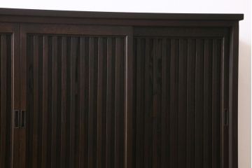 【オーダー注文・受注生産商品】ラフジュ工房オリジナル　引き出し付き　和モダンスタイルにぴったりな縦桟引き戸のサイドボード(収納棚、戸棚)