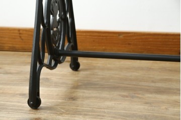 【オーダー注文・受注生産商品】アンティークの鉄脚が味わい深いミシンテーブル