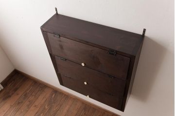 【オーダー注文・受注生産商品】ラフジュ工房オリジナル　古い木の味わいが楽しめるパタパタ扉の壁掛け収納棚(吊り戸棚、ウォールシェルフ)