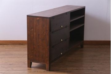 【オーダー注文・受注生産商品】ラフジュ工房オリジナル　脚付き 明治期の松材が味わい深いパタパタ扉のリビングボード(下駄箱、収納棚、サイドボード)