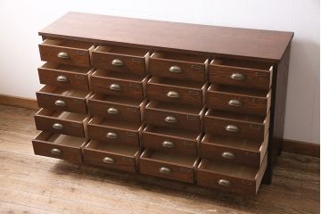 【オーダー注文・受注生産商品】ラフジュ工房オリジナル　引き出し20杯　レトロな佇まいが魅力的な脚付きチェスト(サイドチェスト、サイドボード、引き出し)