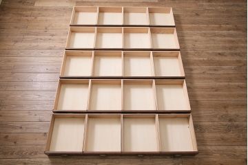 【オーダー注文・受注生産商品】ラフジュ工房オリジナル　引き出し20杯　レトロな佇まいが魅力的な脚付きチェスト(サイドチェスト、サイドボード、引き出し)