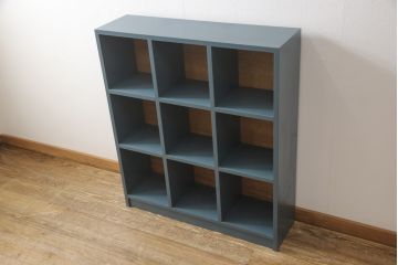 【オーダー注文・受注生産商品】ラフジュ工房オリジナル　ペイント家具　ヒノキ材　レトロな雰囲気を醸し出すマス目棚(飾り棚、収納棚、本棚、オープンラック)