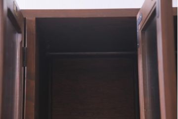 【オーダー注文・受注生産商品】ラフジュ工房オリジナル　ヒノキ無垢材・ヒバ材　モールガラス入り　レトロな趣漂う3人用ロッカー(ワードローブ、収納棚、戸棚)