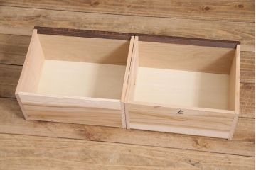 【オーダー注文・受注生産商品】ラフジュ工房オリジナル　無垢材使用　シンプルで使い勝手の良いレトロな薄型ブックシェルフ(収納棚、本棚、ウッドシェルフ)