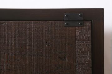 【オーダー注文・受注生産商品】ラフジュ工房オリジナル　古材リメイク　前板栗材　鉄脚付き　白い取っ手がレトロで可愛らしいパタパタ扉のマス目棚(収納棚、下駄箱)