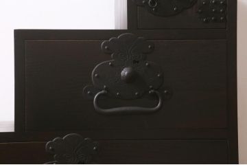 【オーダー注文・受注生産商品】ラフジュ工房オリジナル　古金具リメイク　巾着金具　4段階段箪笥(階段タンス、和たんす、引き出し)