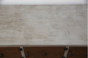 【オーダー注文・受注生産商品】ラフジュ工房オリジナル　ペイント　脚付き　ヒノキ無垢材　数字プレート・ネームプレート付きの下駄箱(収納棚、ロッカー、マス目棚)