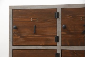 【オーダー注文・受注生産商品】ラフジュ工房オリジナル　ペイント　脚付き　ヒノキ無垢材　数字プレート・ネームプレート付きの下駄箱(収納棚、ロッカー、マス目棚)