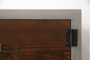 【オーダー注文・受注生産商品】ラフジュ工房オリジナル　ペイント　脚付き　ヒノキ無垢材　数字プレート・ネームプレート付きの下駄箱(収納棚、ロッカー、マス目棚)
