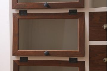 【オーダー注文・受注生産商品】ラフジュ工房オリジナル　古材使用　リメイク家具　ペイント　パタパタ扉　アンティークペイントがおしゃれなキャビネット(収納棚、リビングボード)