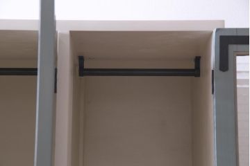 【オーダー注文・受注生産商品】ラフジュ工房オリジナル　ヒノキ無垢材・ヒバ材　チェッカーガラス入り　レトロペイントの3人用ロッカー(収納棚、戸棚)