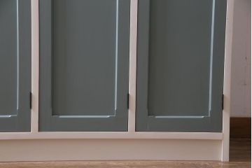【オーダー注文・受注生産商品】ラフジュ工房オリジナル　ヒノキ無垢材・ヒバ材　チェッカーガラス入り　レトロペイントの3人用ロッカー(収納棚、戸棚)