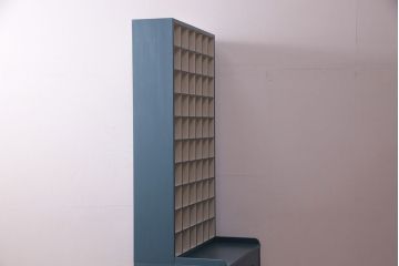 【オーダー注文・受注生産商品】ラフジュ工房オリジナル　ターコイズブルーが空間のアクセントになる60マスの収納棚(ハンカチ什器、店舗什器、キャビネット、オープンラック)