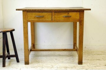 アンティーク家具　古いナラ材のシンプルな平机