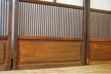 古いお家のダイヤガラス格子戸