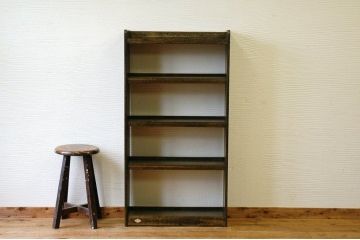 アンティーク家具　古い木味のシンプルな本棚