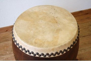 アンティーク雑貨　極上美品!重厚な欅の刳り抜き和太鼓