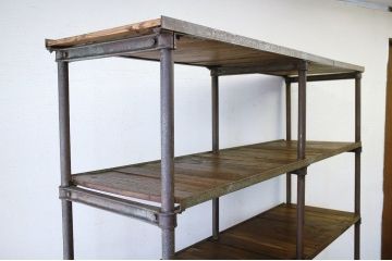 アンティーク家具　◆重厚!古いアイアンの大きな陳列棚