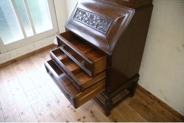 アンティーク家具　イギリスアンティーク!!背の高いビューローブックケース
