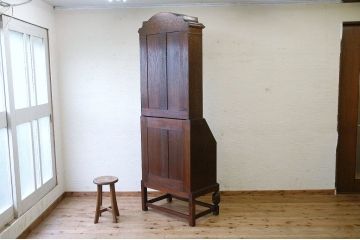 アンティーク家具　イギリスアンティーク!!背の高いビューローブックケース