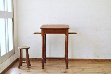 アンティーク家具　イギリスアンティーク!!パイン材のリーディングデスク
