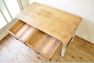 アンティーク家具　ペンキの剥げた引き出し付き作業台