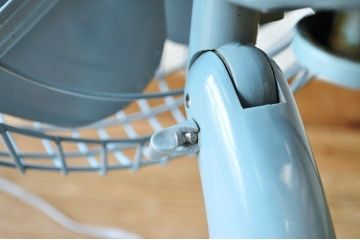 アンティーク雑貨　レトロなデザインの扇風機1
