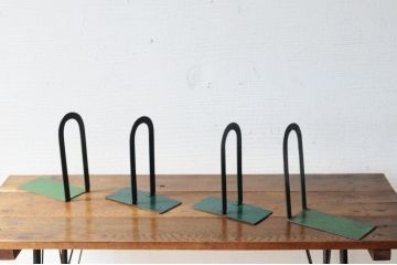 アンティーク雑貨　素敵な雰囲気!アイアンブックエンド4個セット1