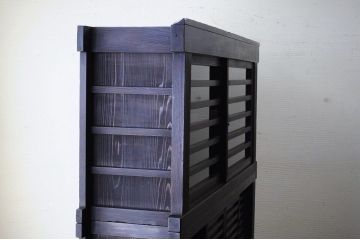 アンティーク家具　古民具　骨董　古い商家の極太骨組　収納箪笥(水屋箪笥)