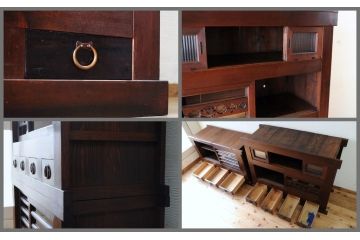 アンティーク家具　古い木のモダンなモールガラス入り水屋箪笥(食器棚)