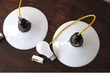 古いお家のシンプルな電笠2個セット8