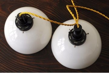 古いお家のシンプルな天井照明2個セット