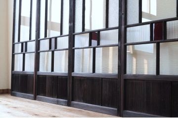 古い木の色ガラス引き戸4枚セット3