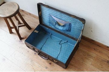 アンティーク雑貨　レトロなビンテージトランク