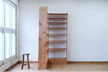 アンティーク家具　古い木味の引き出し付きL型飾り棚