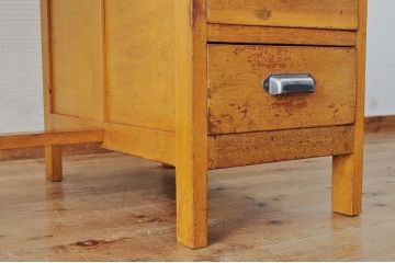 アンティーク家具　古い木の大振りな片袖机
