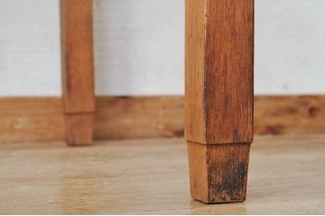 ★古い雑貨屋のレトロな作業台