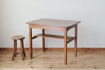 ★古い雑貨屋のレトロな作業台