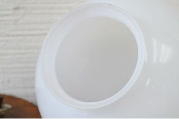 可愛いデザイン!古いお家のレトロなテーブルスタンド