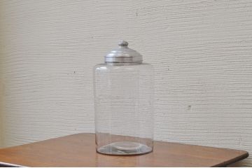 アンティーク雑貨　古いフタ付のガラス瓶(ビン)1