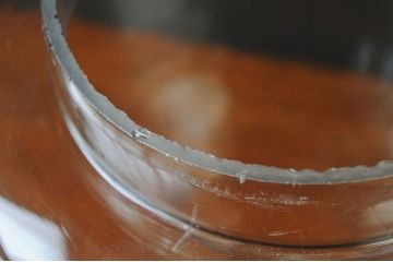 アンティーク雑貨　古いフタ付のガラス瓶(ビン)1